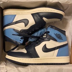 UNC blue Obsidian jordan 1